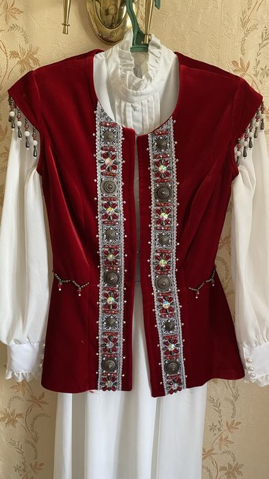 Кәжекей көйлегімен