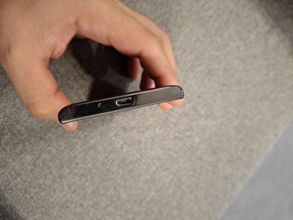 LG Optimus L5 E610V – stare ok, funcțional 100%