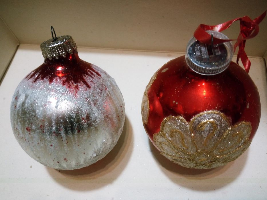 6 Globuri vintage vechi din sticla pictate manual rosu