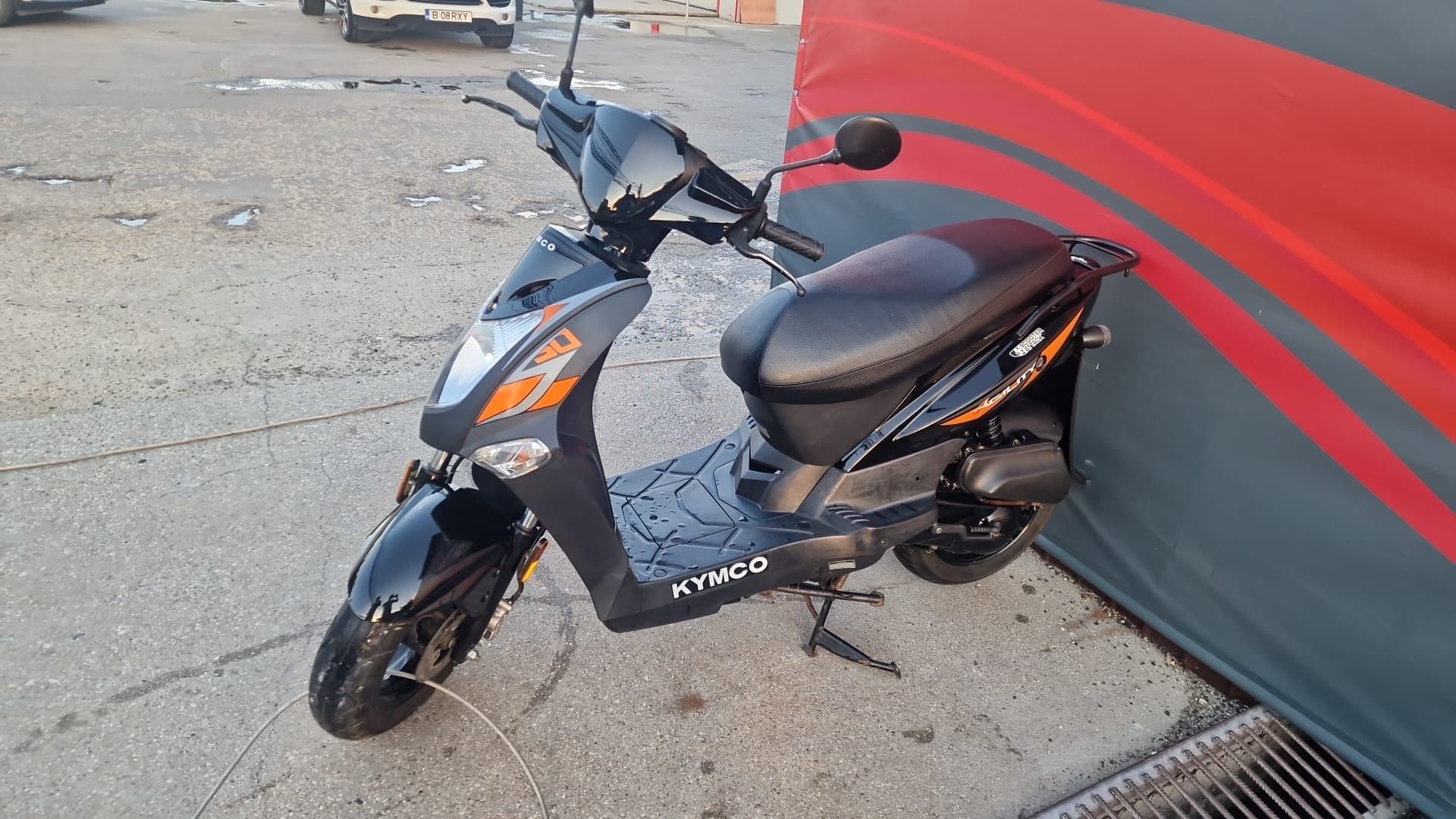 Inchiriere Scutere cu si fara Permis. 50 si 125 cc