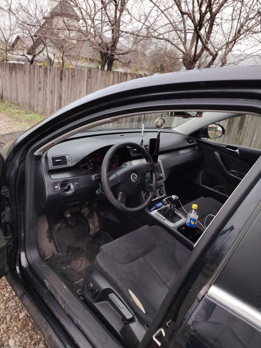 Vând  passat b6 1.6mpi schimb cu passat b6 diesel