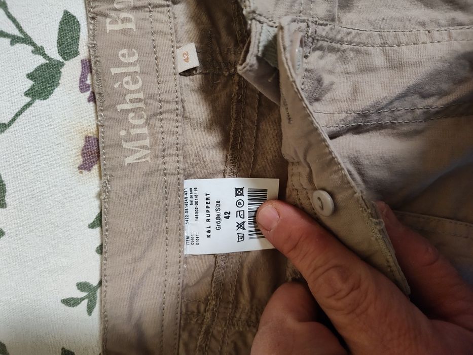 Pantaloni Noi din imagine