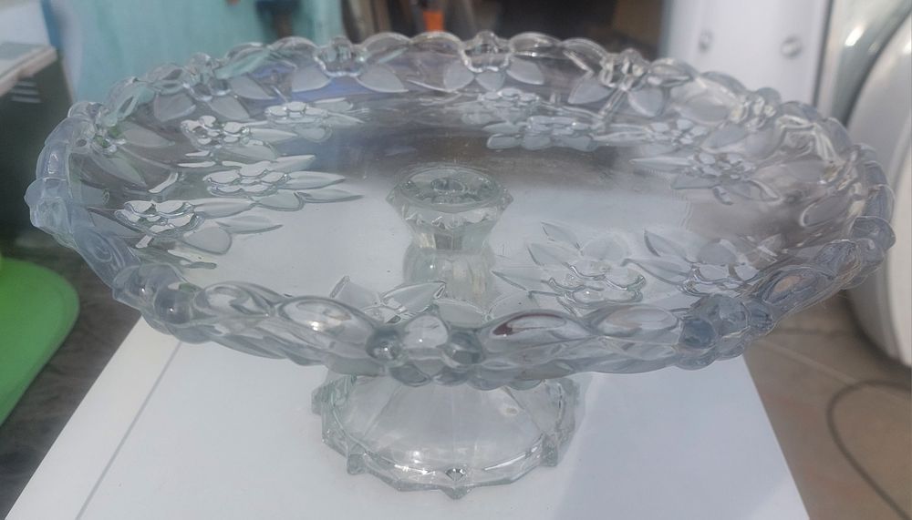 Для конфет и фруктов