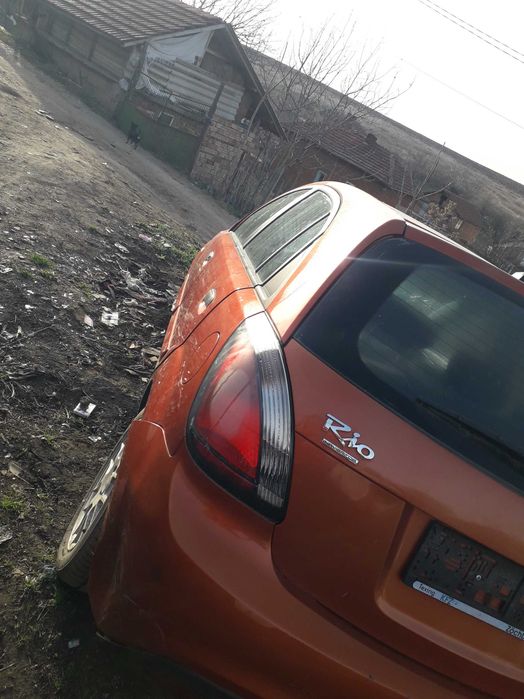 Kia rio na на части