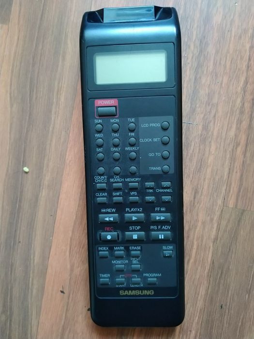 Vând telecomanda universala Samsung