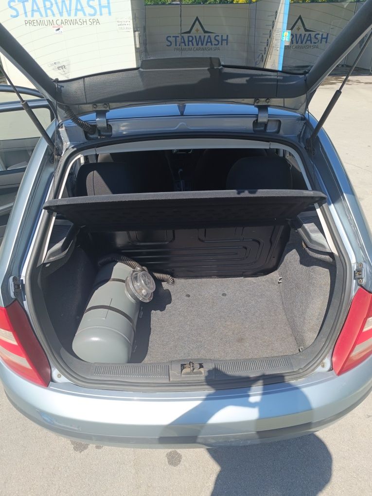 Skoda Fabia 2005 г. 1.2 бензин с газ