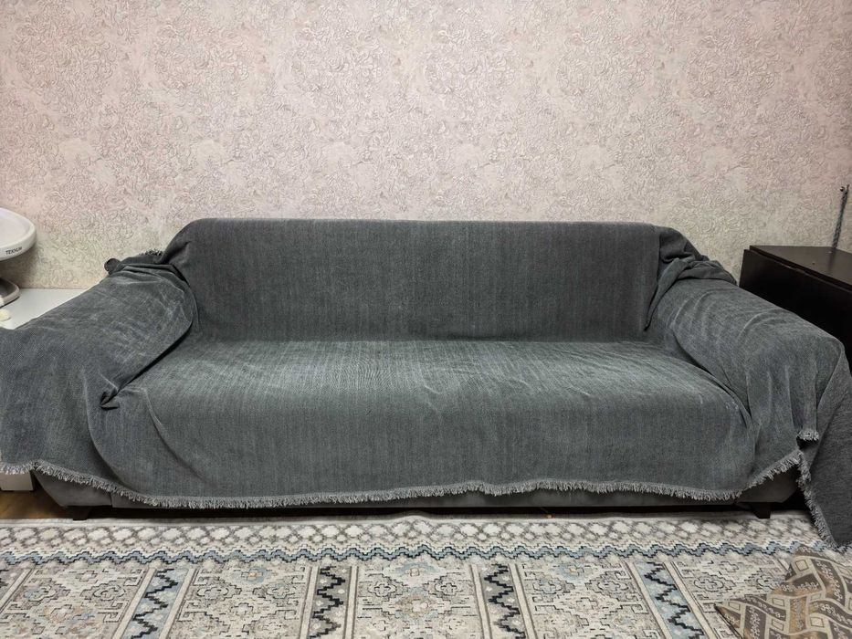 Продам диван 2500 м