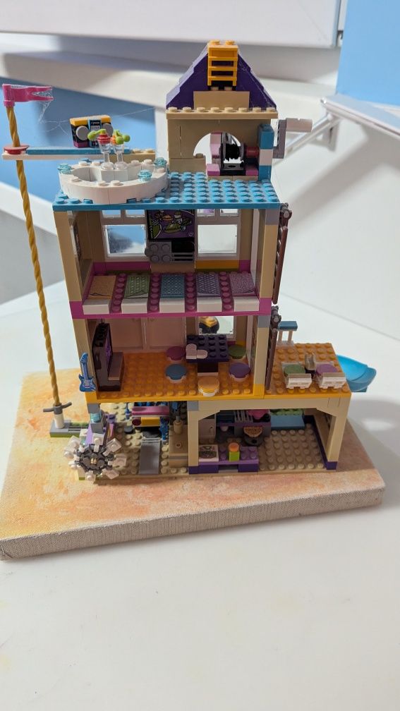 Lego friends къща