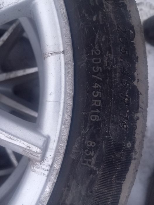 Продам диски 16,в хорошем состоянии на летней резине