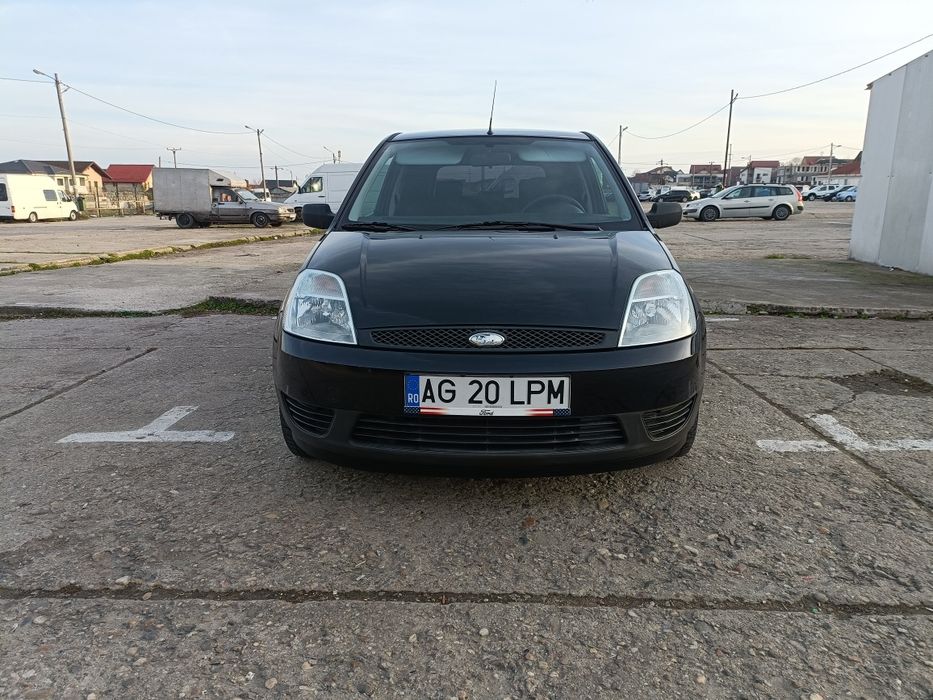 Ford fiesta// benzina//