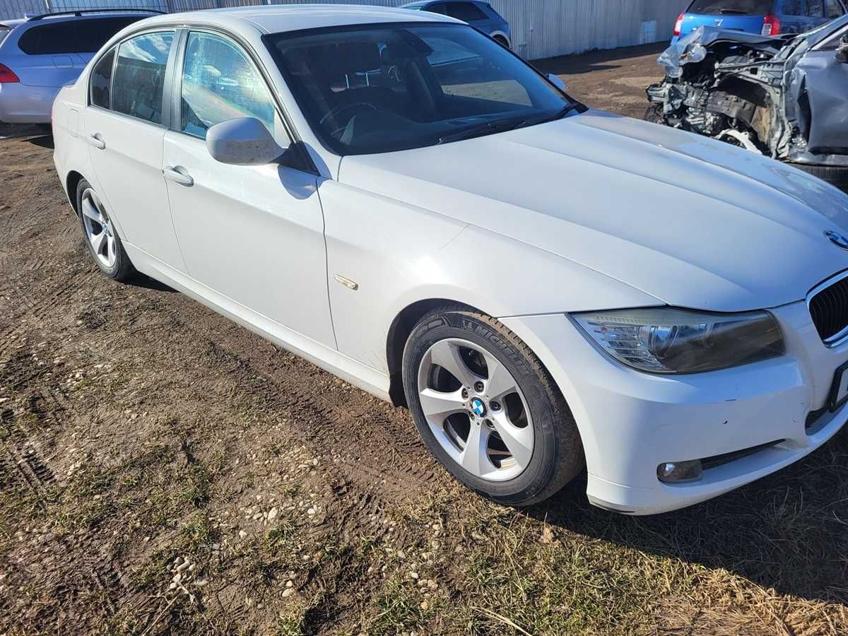 Dezmembrez bmw e90 alb 320d