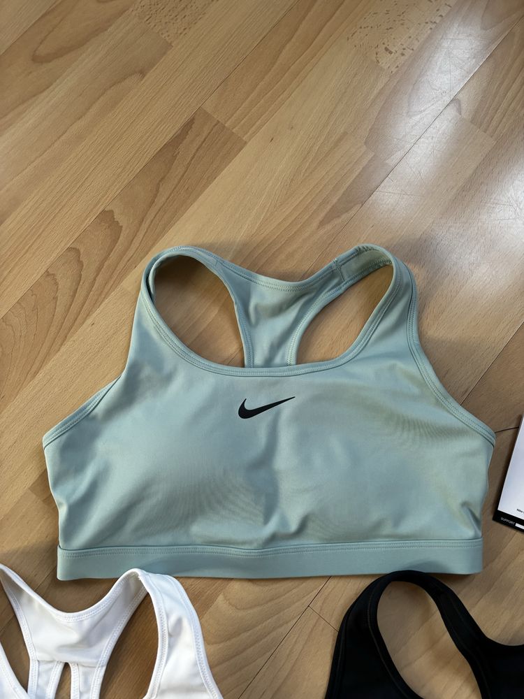 Nike Swoosh Bra