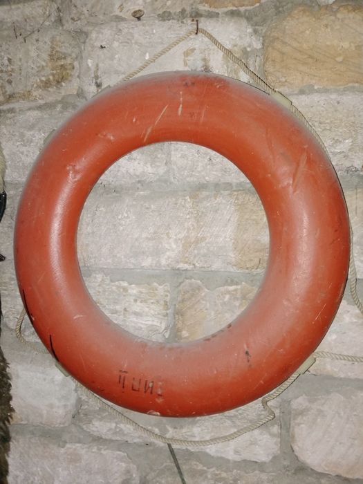 Продам спасателны круг в хорошем состоянии