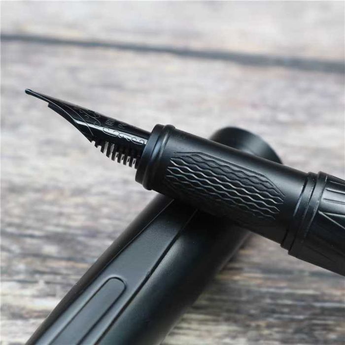 Stilou Black Samurai, Calitate inalta, penita titan, 0.5mm, incepator