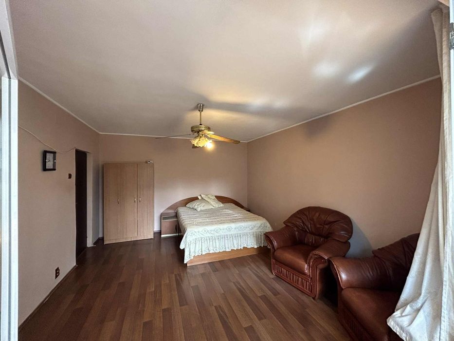 Închiriez garsoniera decomandata