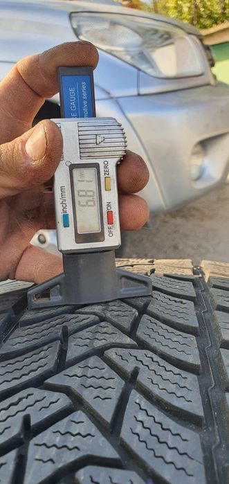Гуми 2бр 205/55/16 - 1бр  - 70лв