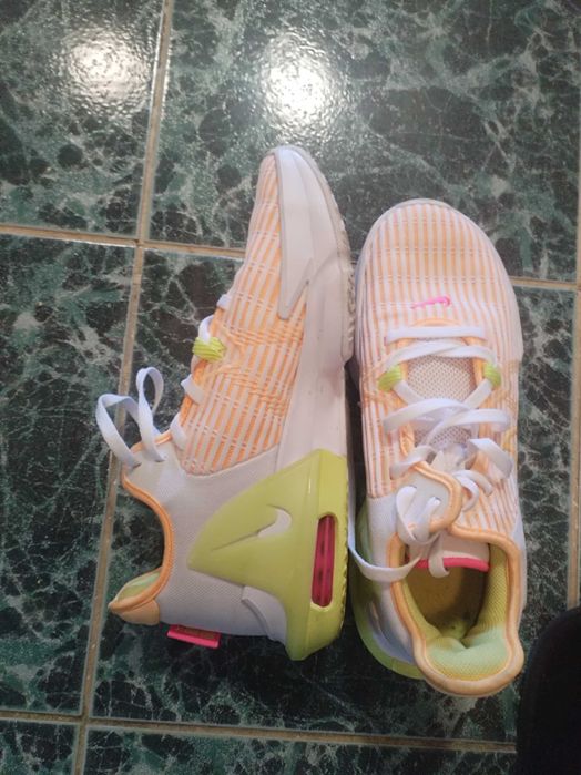 Спортни обувки Nike