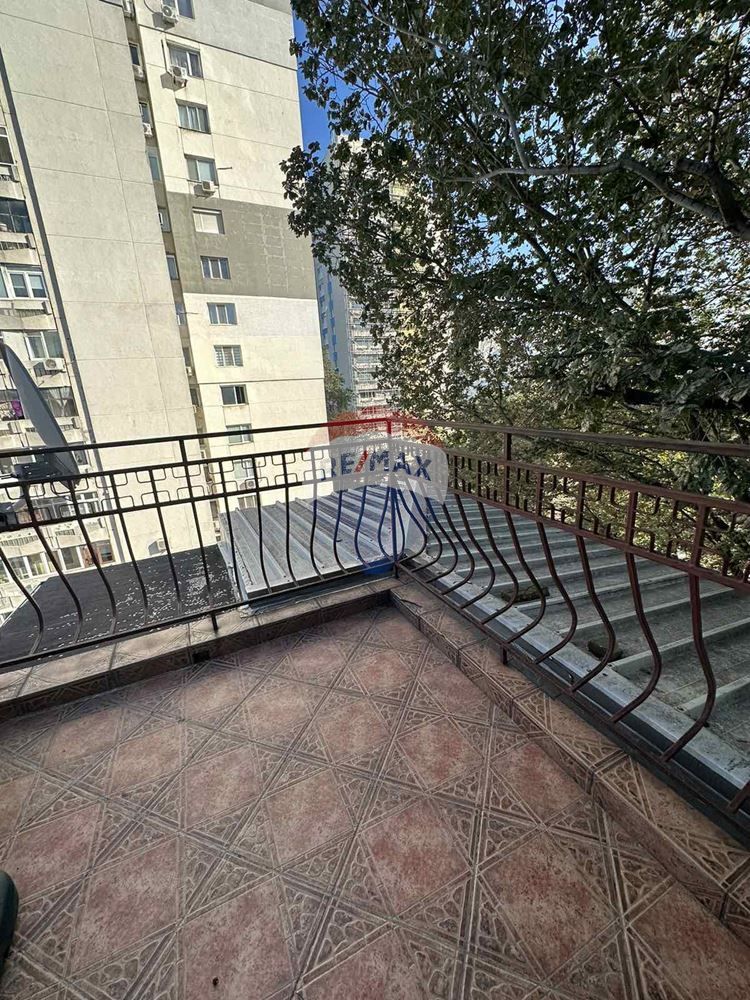 Тристаен апартамент, жк. Левски, гр. Варна В.В 3745