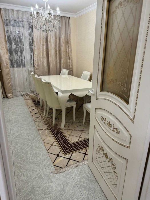 обеденный стол срочно продаю