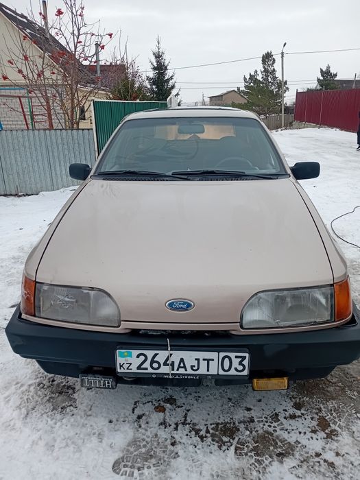 Форд сиера1.6  1984г
