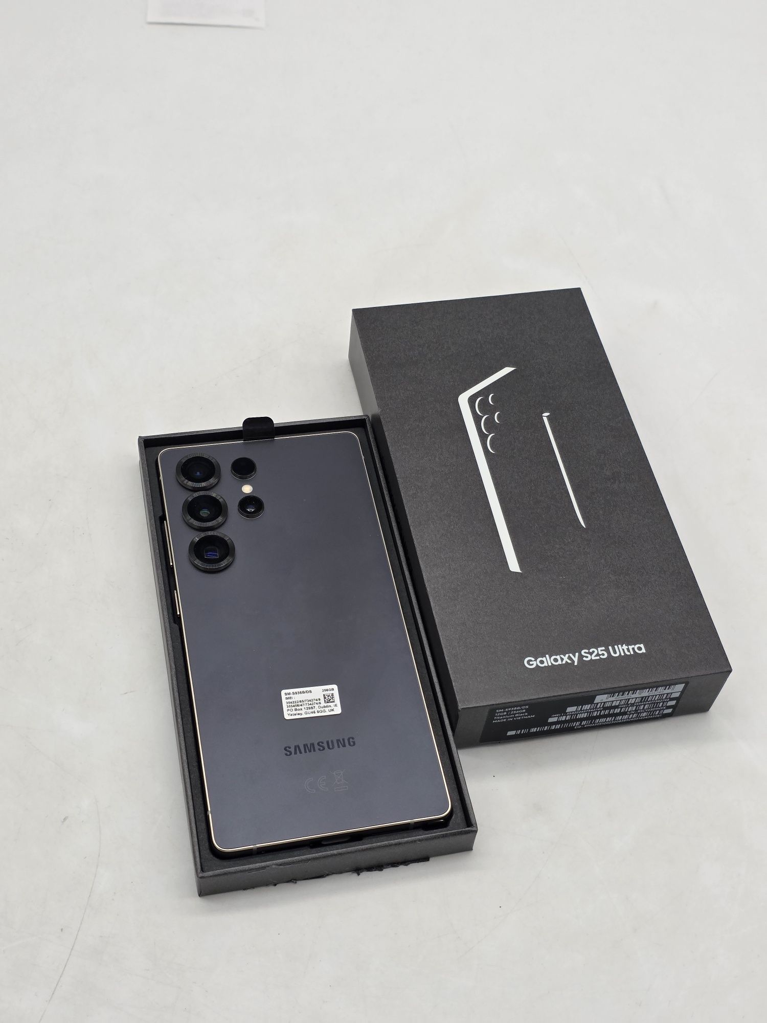 Samsung s25 ultra, Titanium Black, 256gb, NEACTIVAT, liber de retea