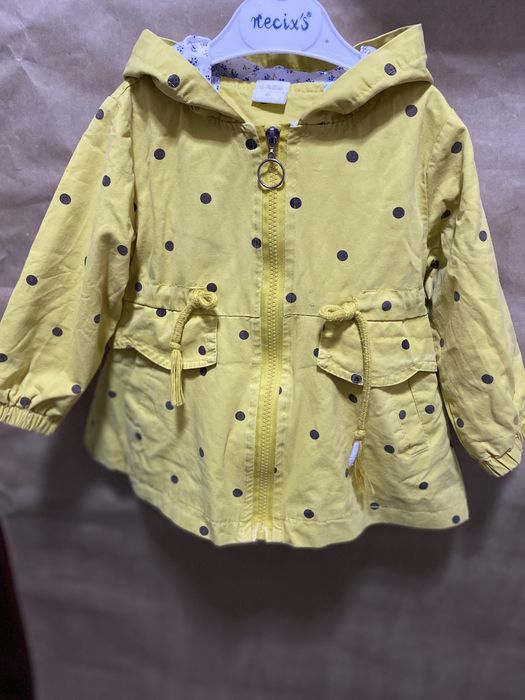 Продам детскую курточку на девочку