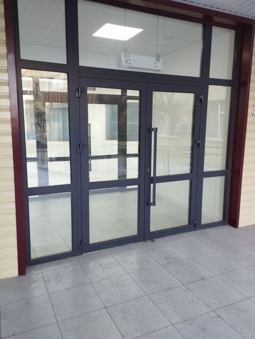 Алюминеый витраж Пластиковые окна и Алюминиевые окна двери болконый в