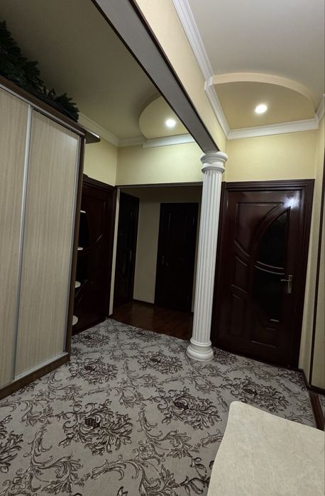 4/5/9 Яшнабадский р-н,40 лет крестик,мебель техника чистый ремонт,95м2