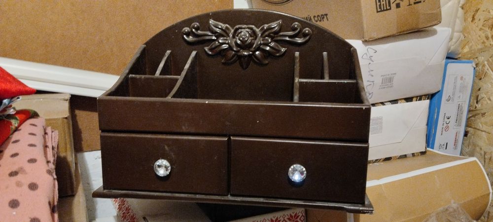 Продам шкатулку для косметики и украшений