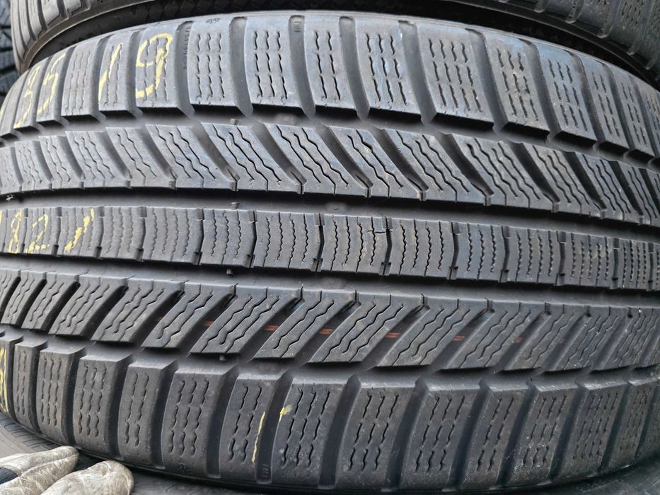 2бр Зимни гуми 235 35 19 - Continental