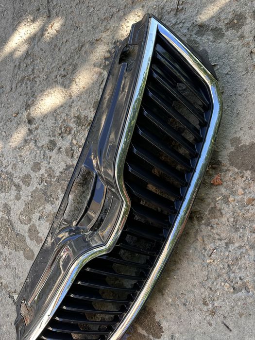 Grilă radiator skoda rapid .