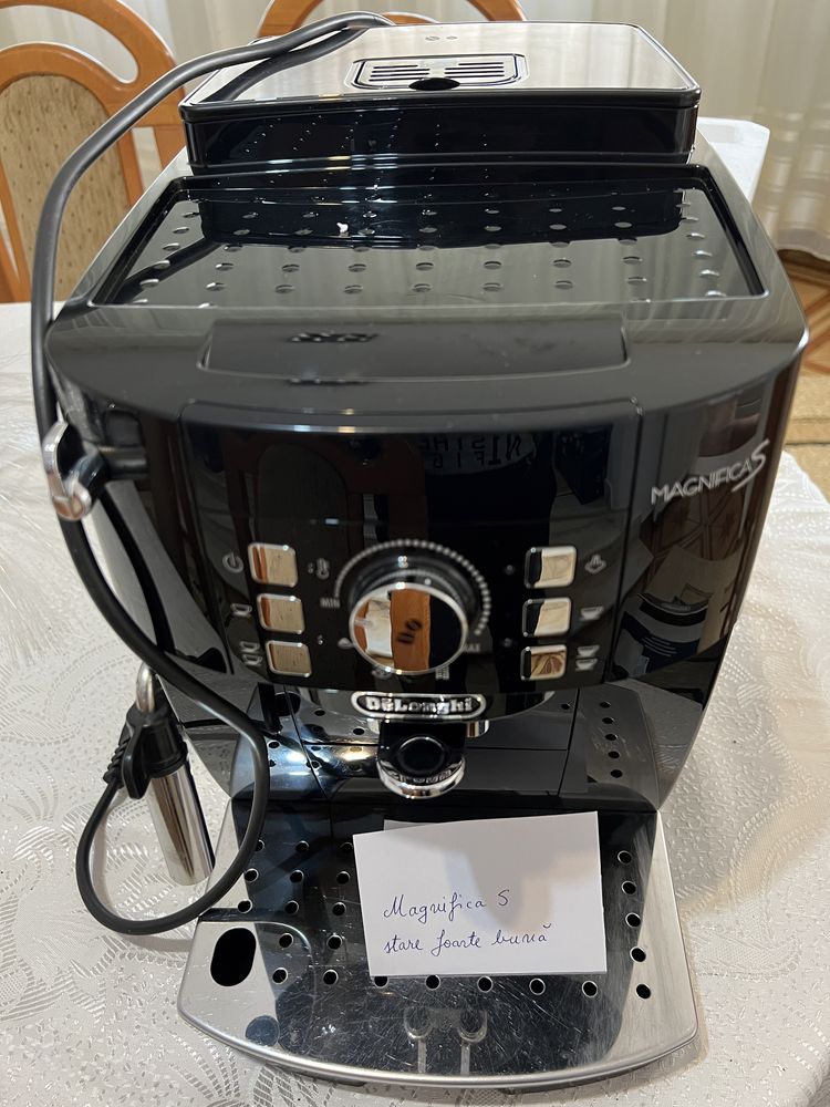 Vand Espressor automat De'Longhi Magnifica S ECAM 22.112.B