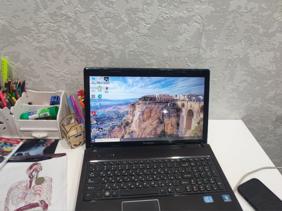 Продам рабочий ноутбук