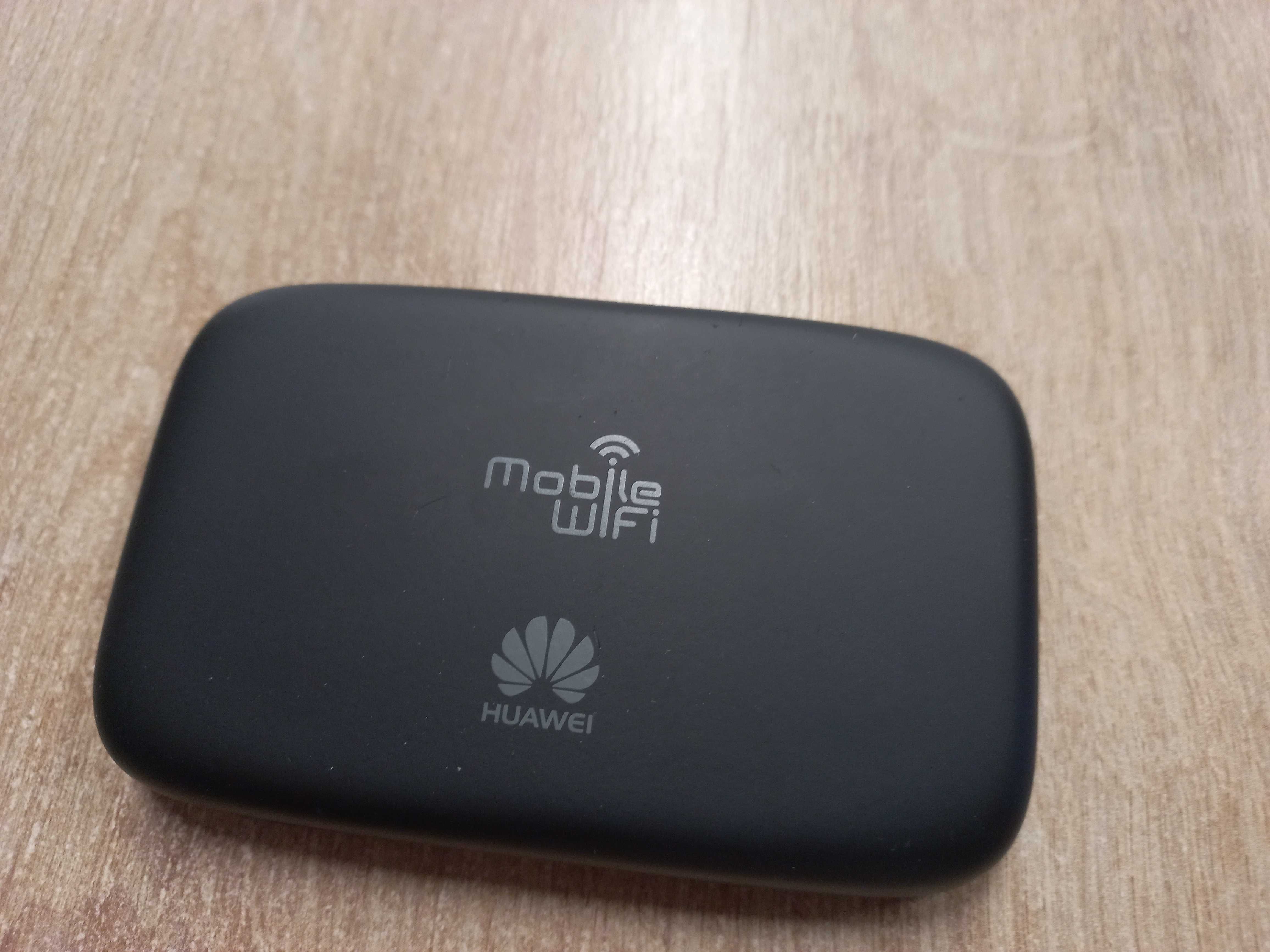 Router HUAWEI E5786S-32 4G LTE Cat6 300Mbps Mobile WiFi Hotspot