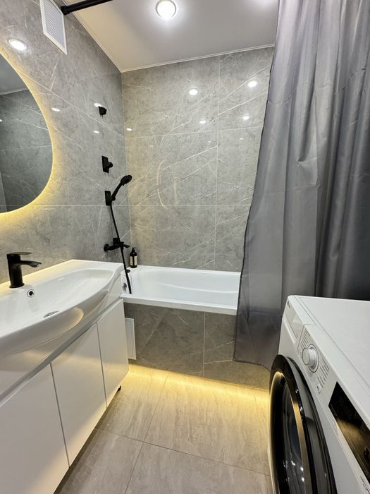 Продажа 3-х комнатной квартиры в 8 микрорайоне, 4 этаж