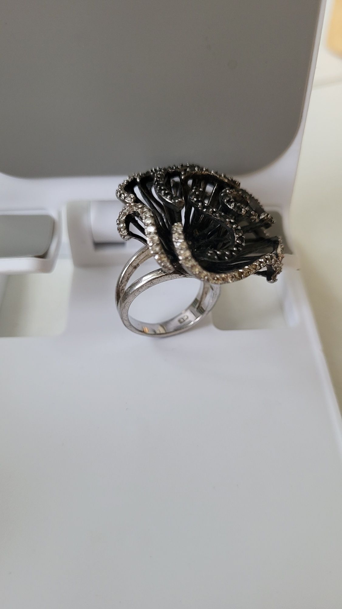 Серебряное кольцо 925 пробы. Отличного качества