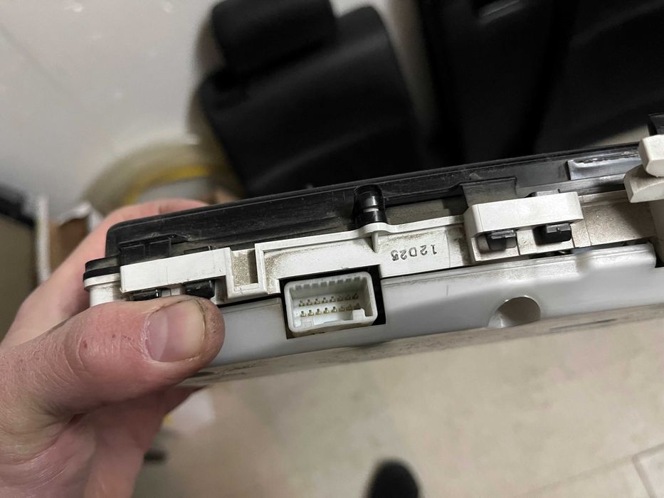 Километраж за Toyota Corolla Verso 2.0 D-4D 2003 г.