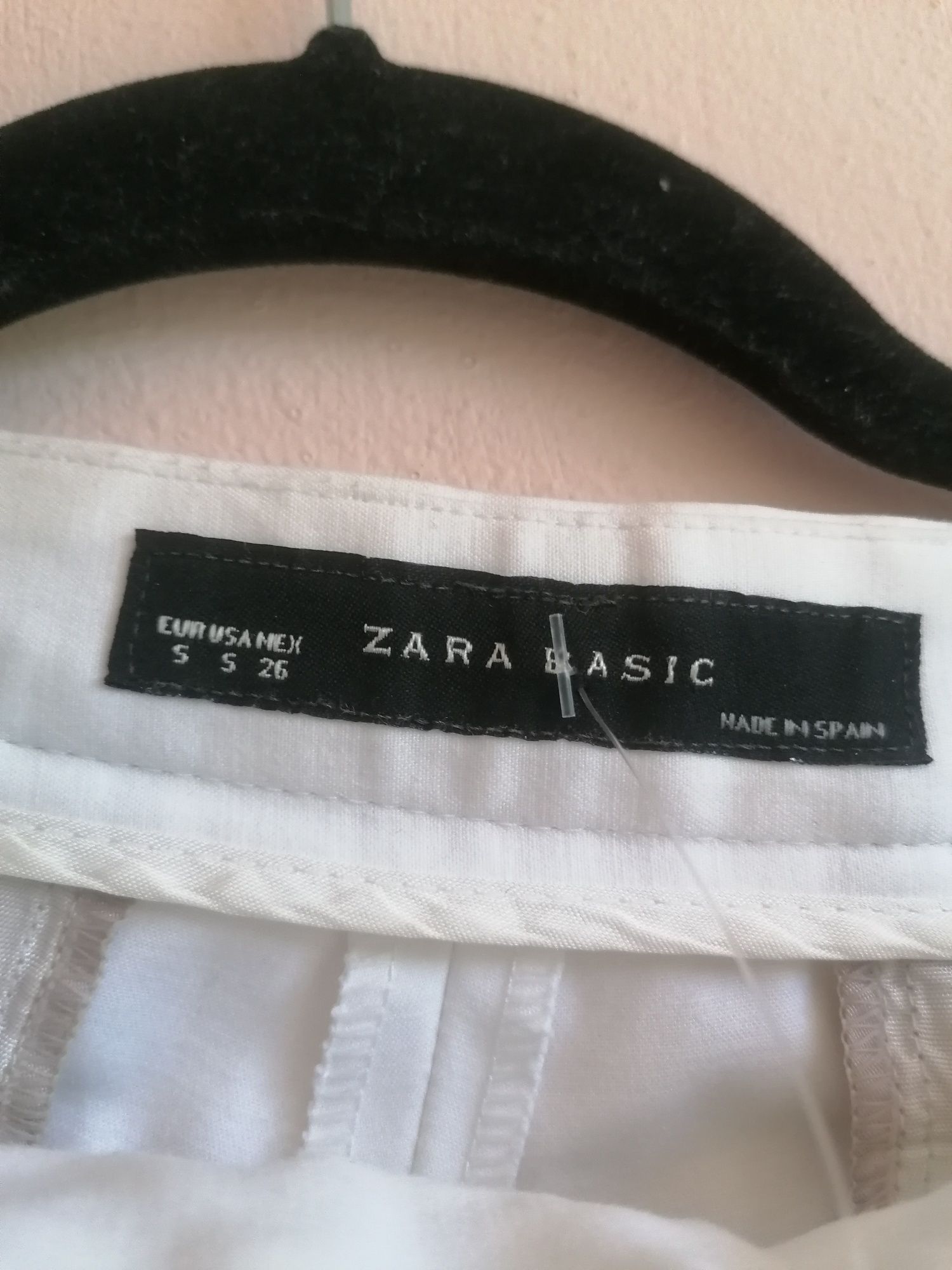 Vând pantalon nou Zara