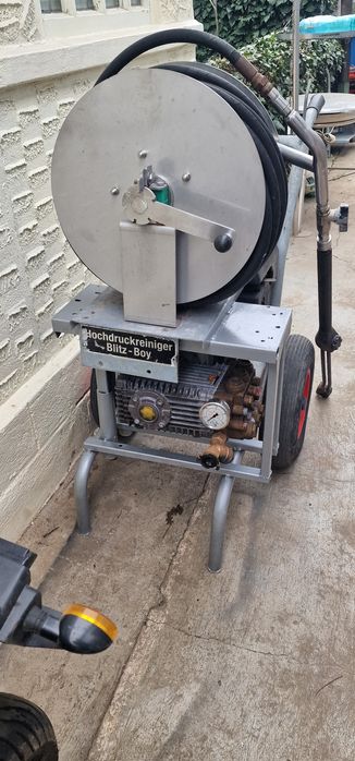 Pompa de spălat cu presiune pe benzina 300 bari/42 litri pe minut