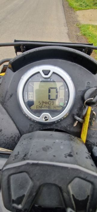 Vând can am 800 R