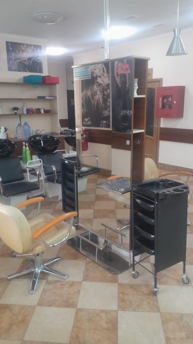 Продам парикмахерские кресла