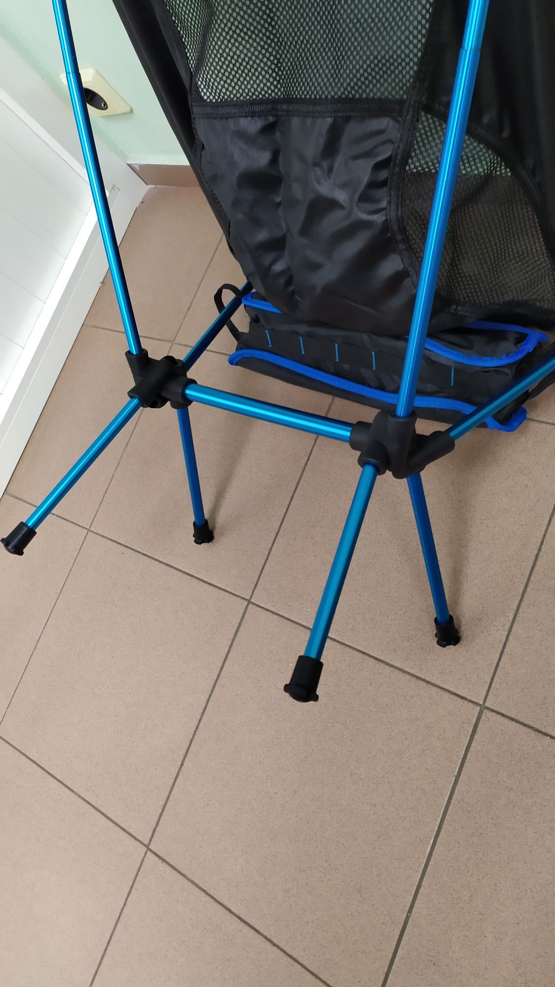 Сгъваем свръхлек туристически стол, тежи 0.9кг, издържа 150кг!