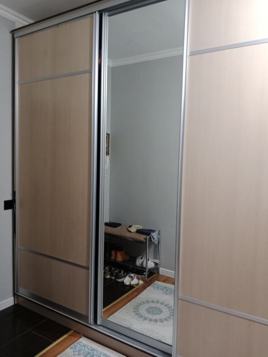 Шкаф купе в хорошем состоянии.