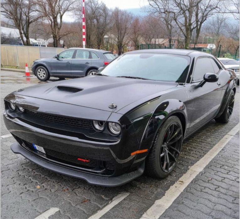 Bara + kit widebody Dodge Challenger Hellcat