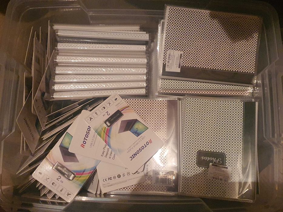 Vând imprimantă profesională DNP DSRX1HS + stickuri 99buc 2GB