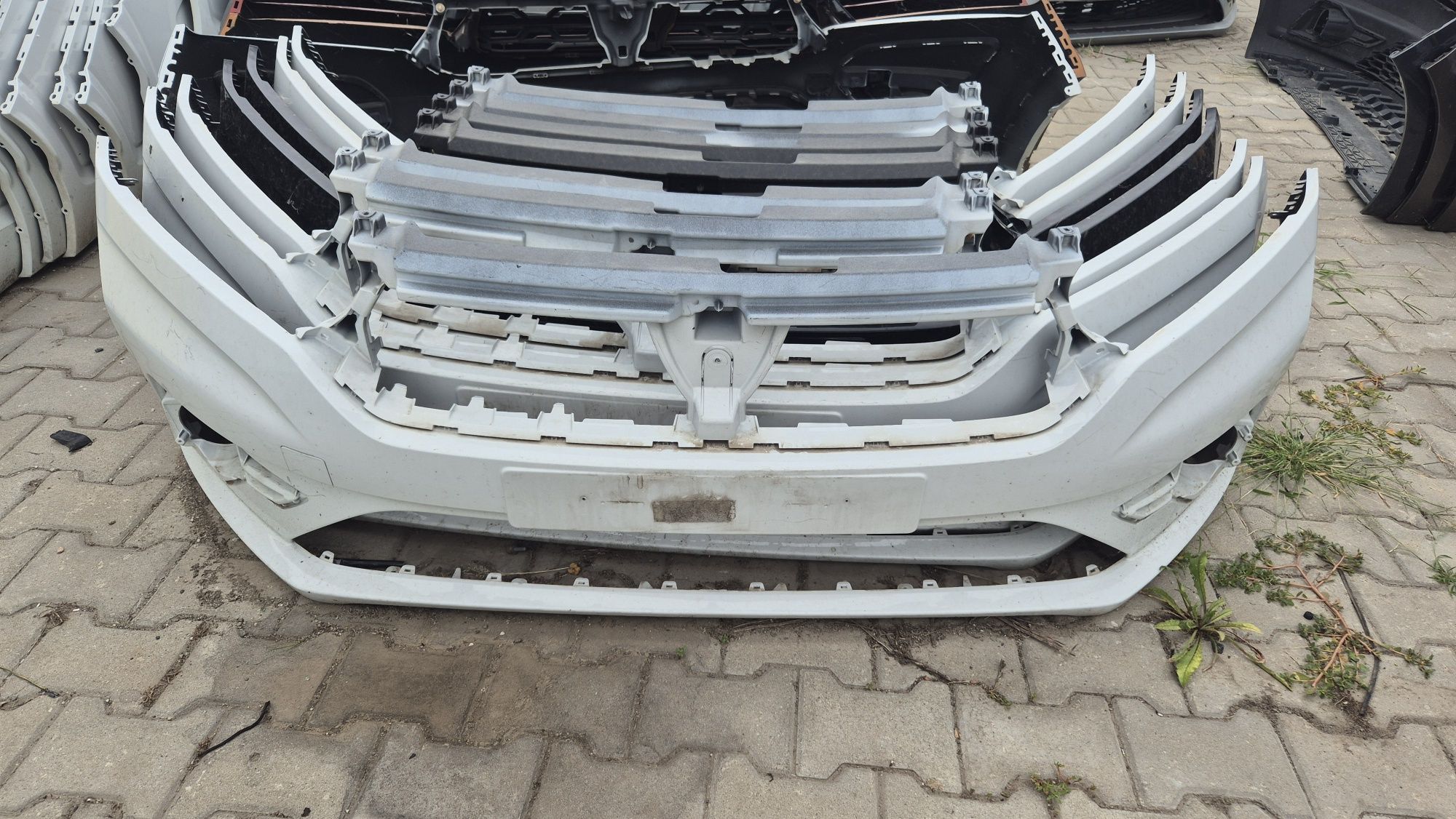 Bara fata dacia Logan 3 sandero 2021 2024 faruri stopuri piese capota