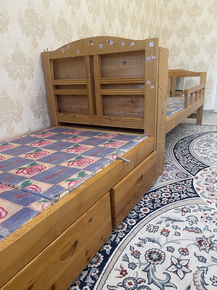 Кровать деревянная 2шт