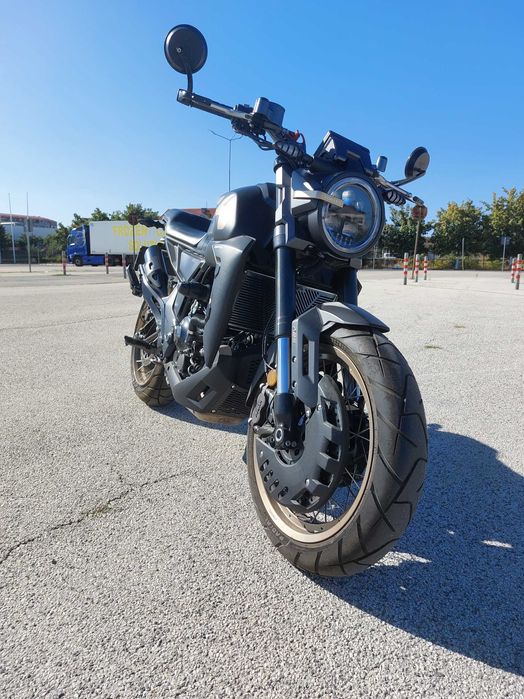 Motocicleta Zontes GK350