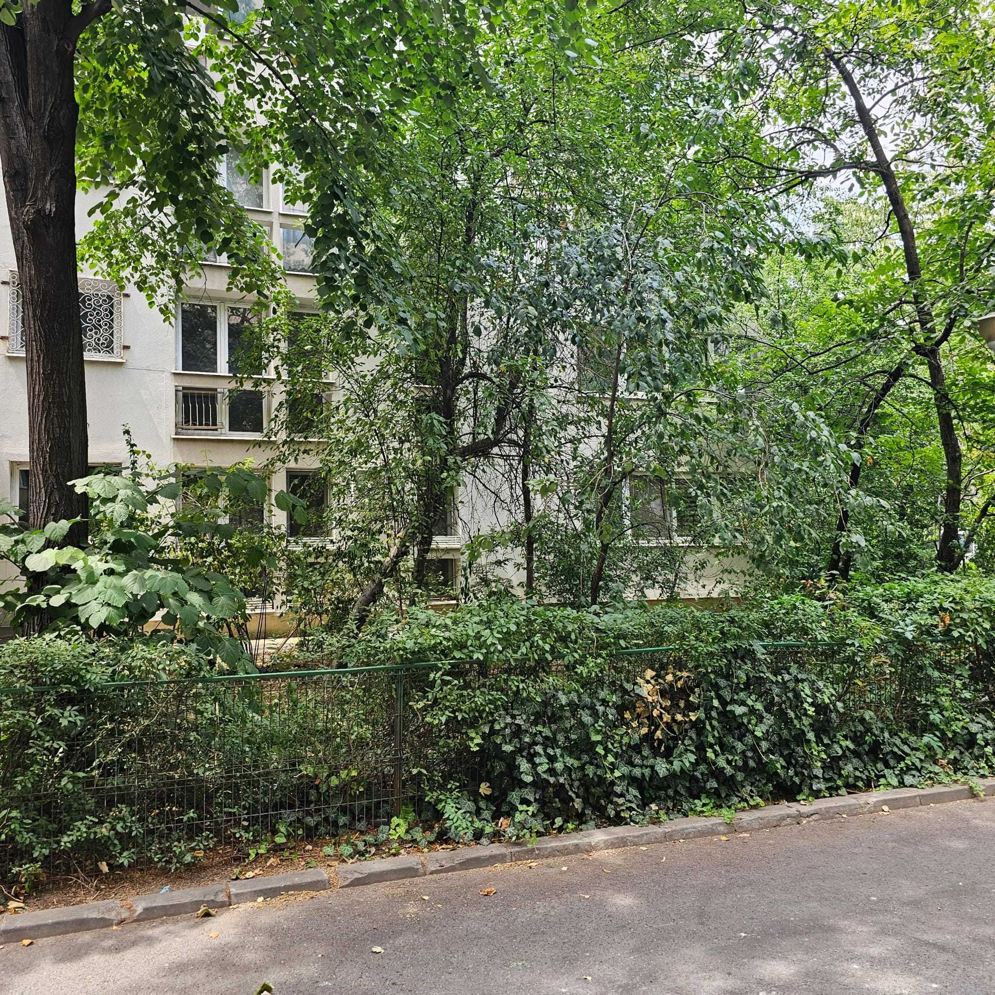 Apartament 3 camere Titan - Piata Minis