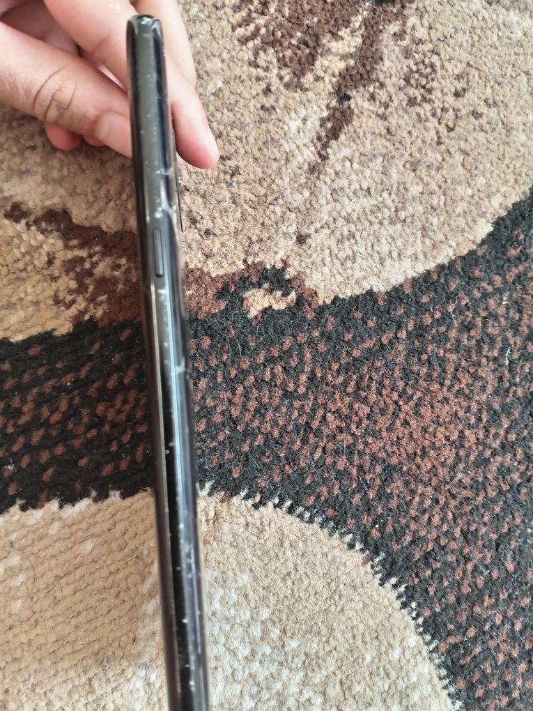 Samsung S10 zapchast